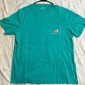 Vineyard vines tee